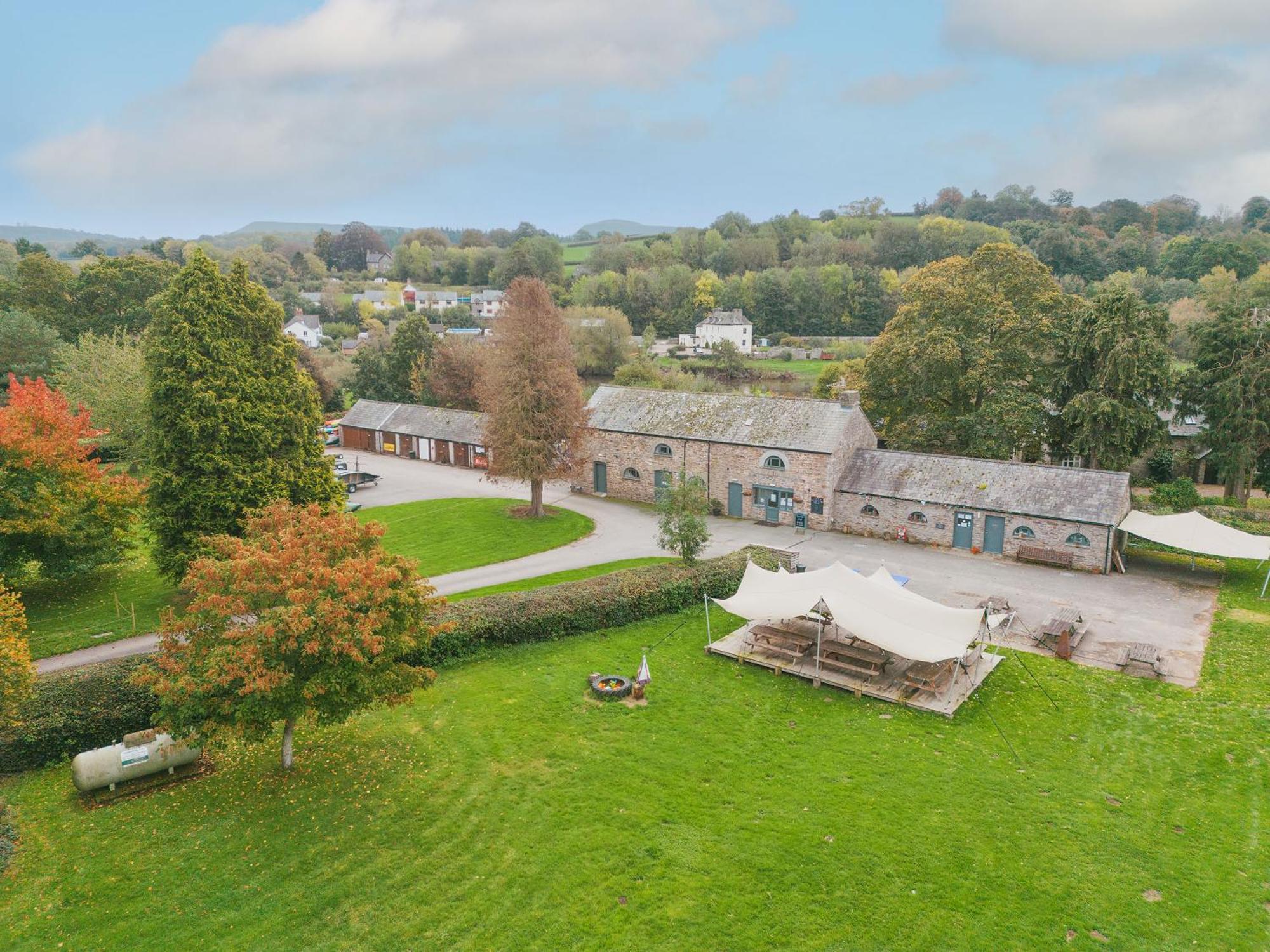 River Wye Hostel Glasbury Bagian luar foto